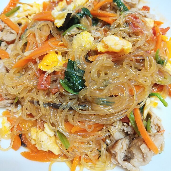 彩り良し!色々野菜とたまごのチャプチェ